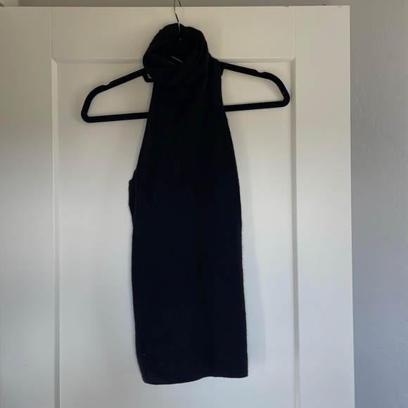 Club Monaco razorback cashmere turtleneck - Picture 1 of 3